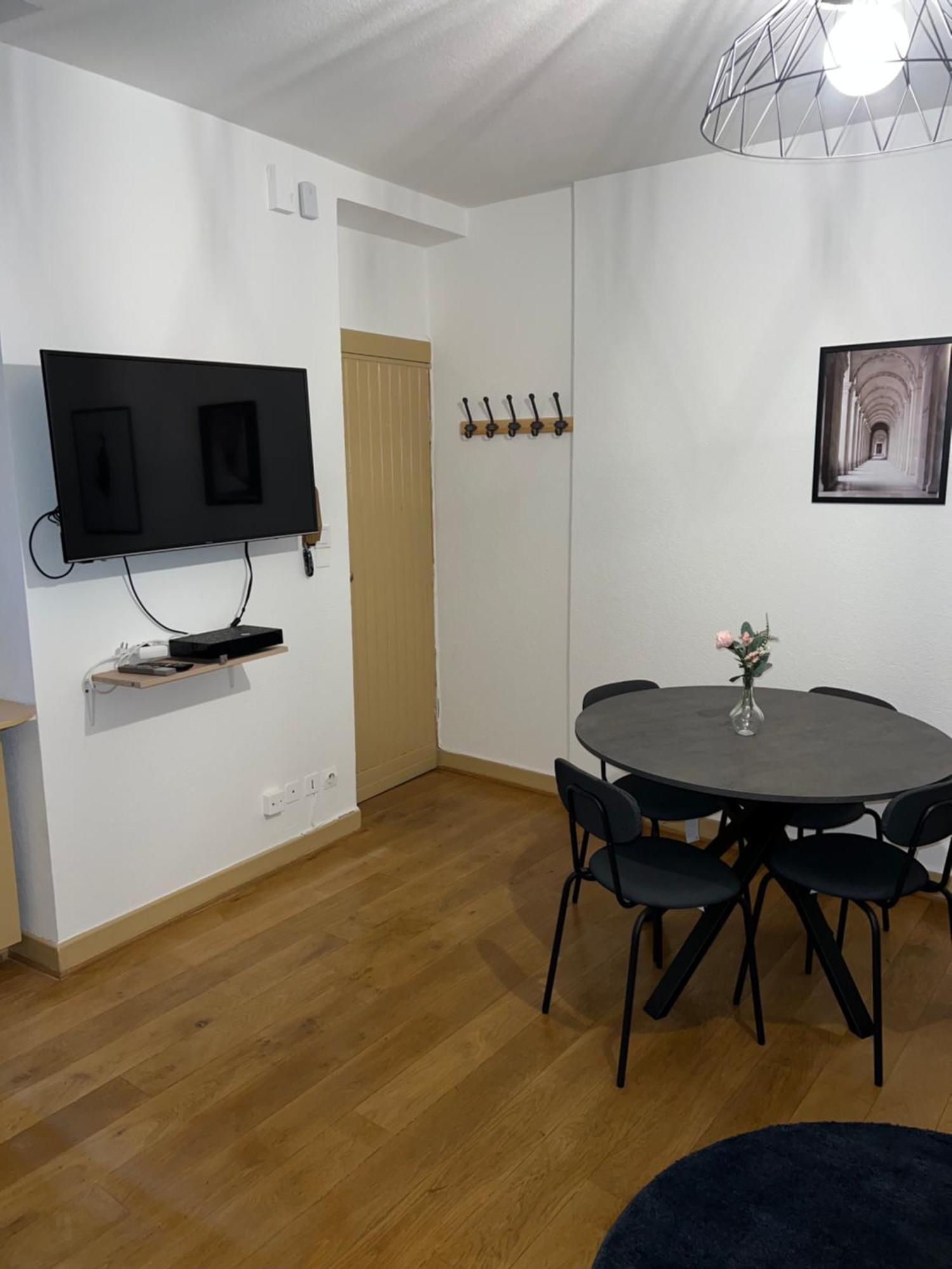Appartement Dijon Le Zola, Avec Parking Prive Sur Demande Payant Sur Place Exterior photo